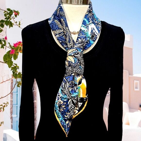 RESORTWEAR VACATION BLUE 💯 % SILK SCARF - Picture 1 of 4